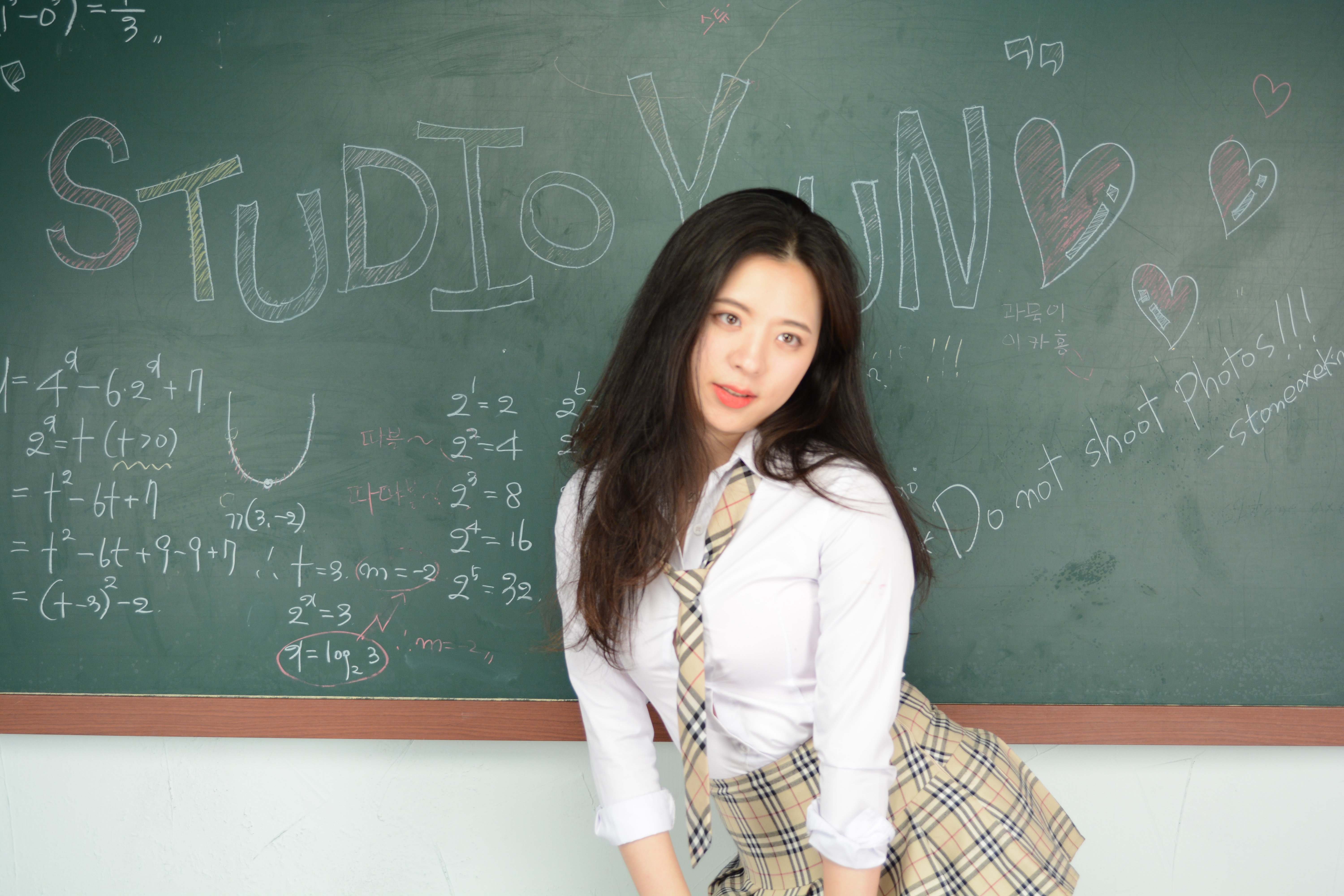 미분류 / 연스튜디오 모델W_칠판녀_(1046p)